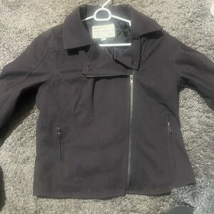 RVCA Black Jacket
Size: M